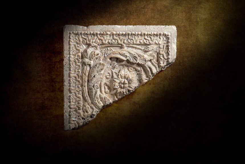 réplica de un fragmento de pilastra de la villa de chiragan