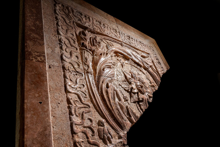 piedra tallada, fragmento, chirigan